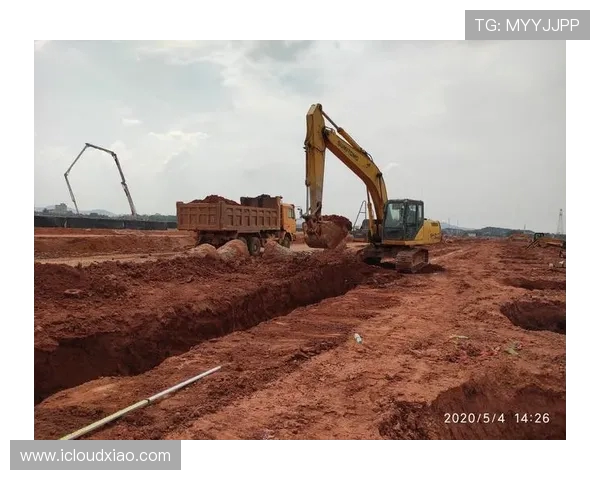 挖掘机电力电缆沟槽精准开挖